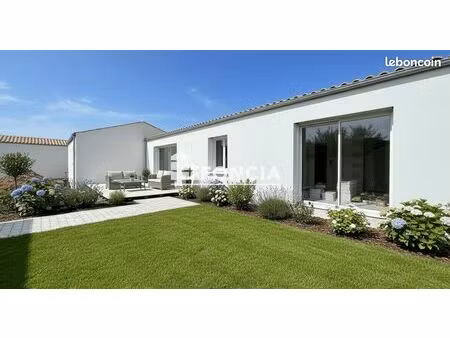 centre bourg  proximité école et commerces