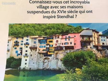 unique en france maison suspendue du 16 éme siecle