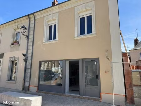 local commercial plein centre thouarcé