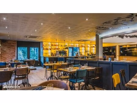 murs commerciaux 600 m² dinan