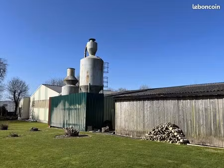 local commercial le vieux-marché