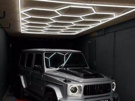 garage/showroom automobile