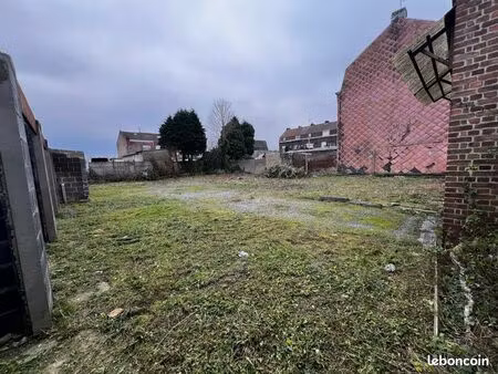 terrain constructible 605m2