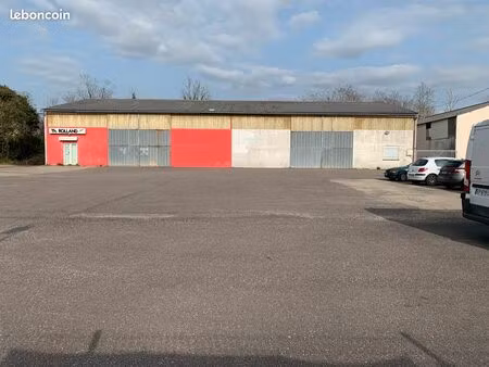 local commercial 1100m2 avec terrain de 2000m2