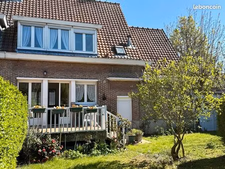 semi-individuelle 4 chambres et 2 garages