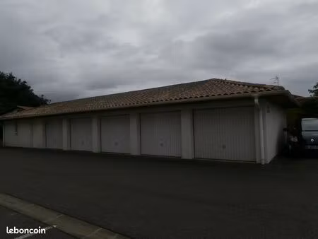 2 garages a louer domaine de cyrano cambo les bains