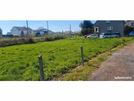 à vendre  terrain de 558 m² situé à nevers