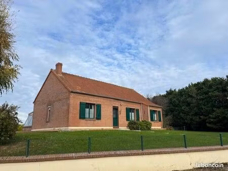 maison individuelle – (avec terrain constructible)