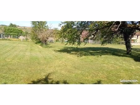 14 km mâcon  igé  terrain à bâtir de 1172m² viabilisé  88 euros / m²