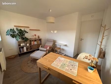 bureau de 11m2 à louer feucherolles