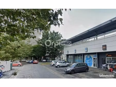 local commercial 176 m²