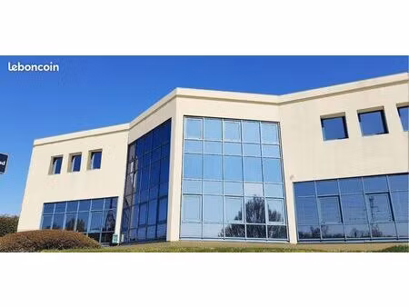 local 45 m² saint-quentin-fallavier