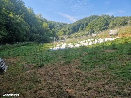 terrain agricole clôturé