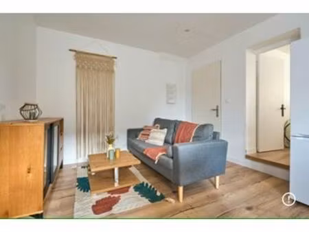 t2 rénové  petit village