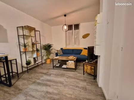 charmant f2 meublé neuf  cœur du centre ville de bréval + gare sncf