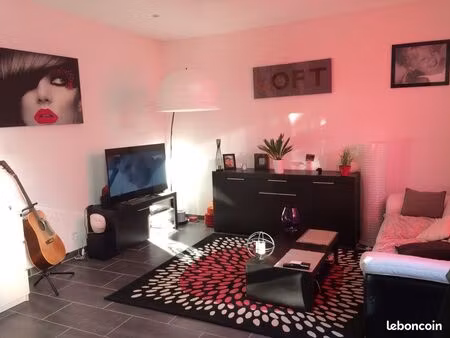 charmant f3 duplex 55m2  implanté entre le centre ville de elbeuf et le champ de foire