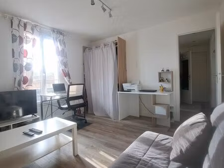 location studio meublé 21 m²