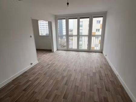 appartement t2 rénové  lumineux  cave – 2 chambres possibles