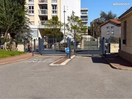 parking 15 m2 libre - versailles 78000 - quartier porchefontaine
