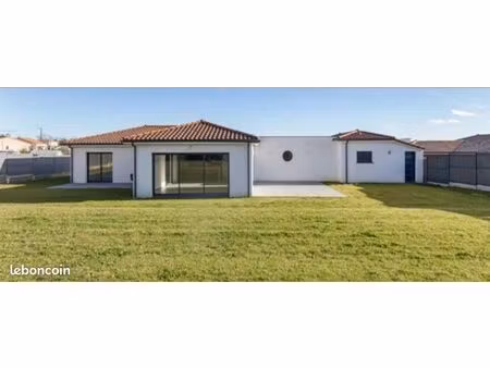 maison contemporaine plain-pied 143 m²