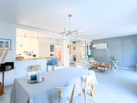 maison familiale 5 chambres  jardins  piscine  parking  garage  potager – quartier calme t