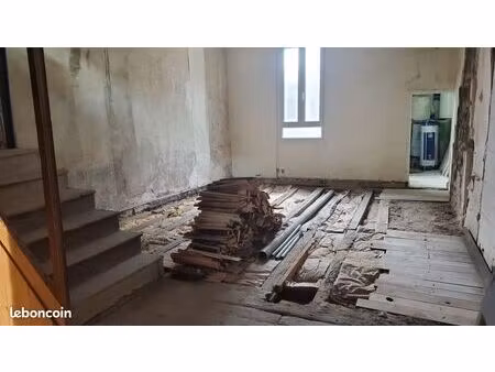 t1 à rénover 25m² + 14m² de terrasse