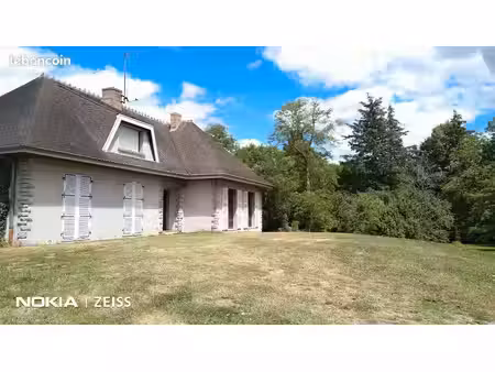maison lapeyrouse 63700 de 203 m² sur 7200 m² terrain ombragé