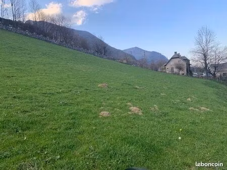 joli terrain constructible de 7511 m²