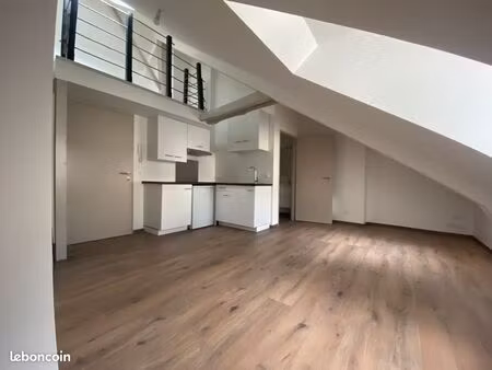 location d'un très beau studio neuf avec mezzanine