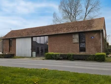 grange / bâtiment en brique