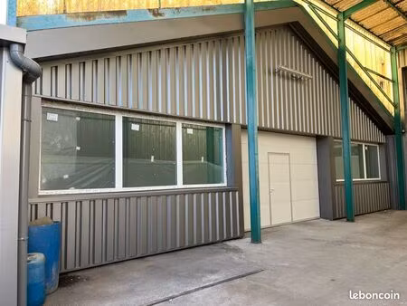 a loue local depot commercial 450m2 avec cour commune et clôturer avec coin bureaux excell