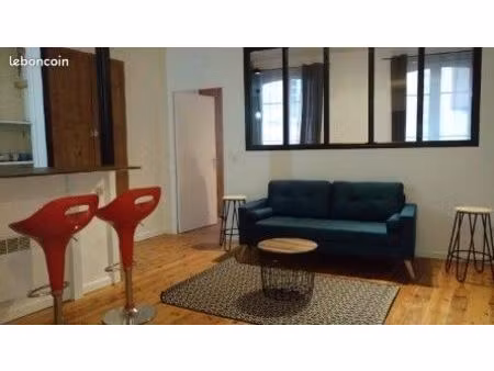 2 pieces  45m2  le puy en velay  proche cathédrale