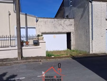 parking/box 29 m² thouars