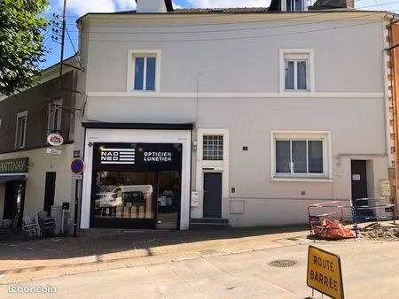 bail commercial (sauf restauration) place jean macé (quartier chantenay)