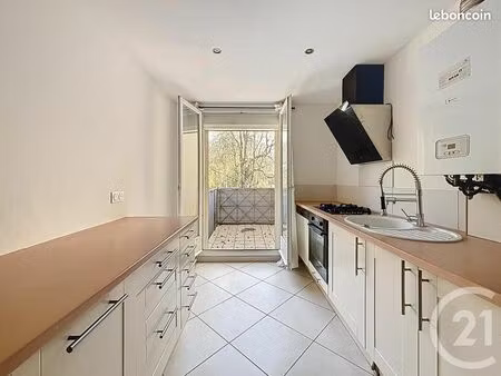 appartement 3 pièces 65 m²