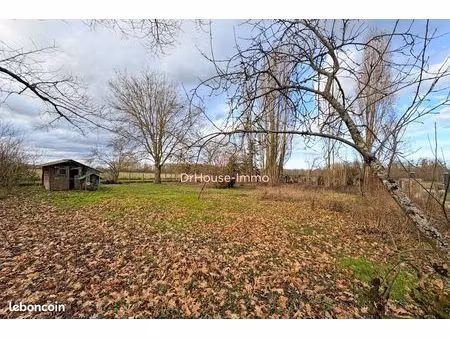 terrain 832 m² breau