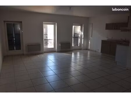 t2 agréable lumineux et spacieux