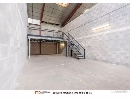 box à louer / box en location / dépot à louer / entrepot en location / 84 m² / 432 euros