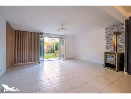 villa 4 pièces 82 m²