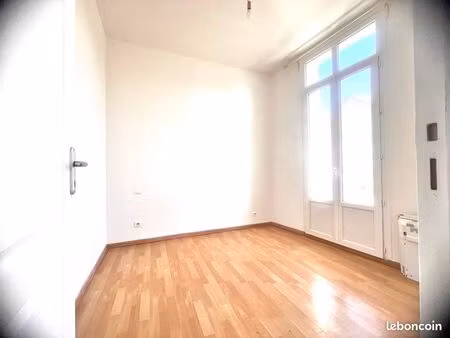 appartement idéalement situé proche du port