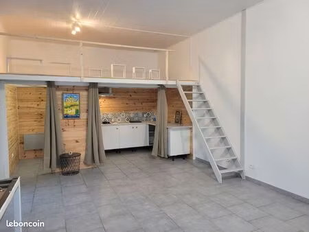 murs commerciaux libre