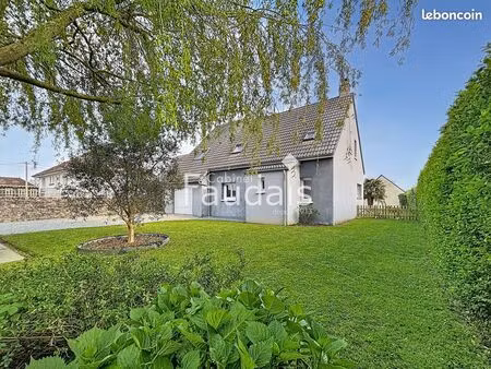 maison 8 pièces 141 m²