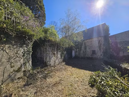 maison 1 pièce - 140 m²