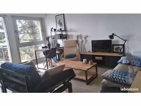 joli studio de 29m2 avec belle terrasse + parking privé et sécurisé