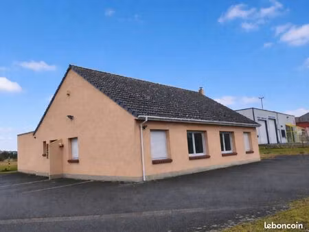 local 140m2 (6 pièces)  utilisé par des praticiens paramédicaux mais également approprié p