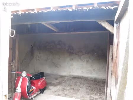 garage vélo / moto ou garde meubles
