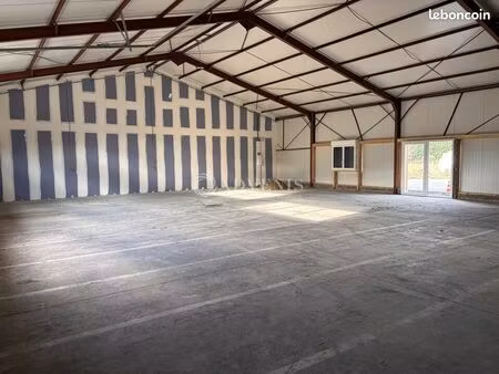 local d'activité 285 m²