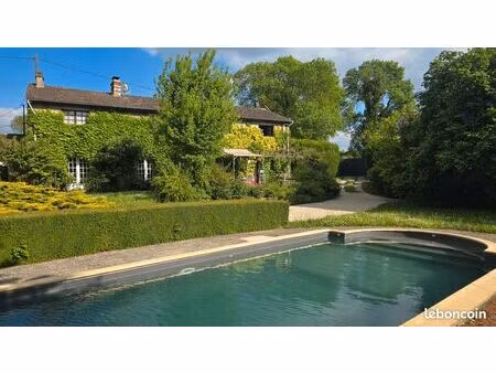 maison de caractère avec piscine - 147m2 à montlevon (02)
