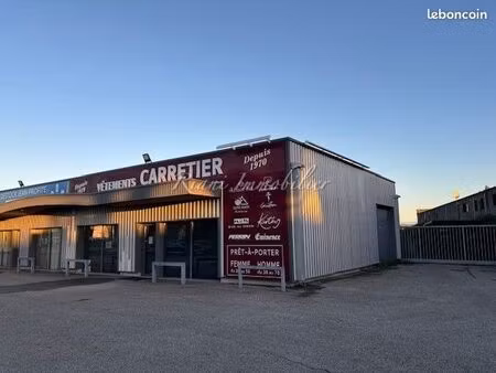 local 128 m² le thor