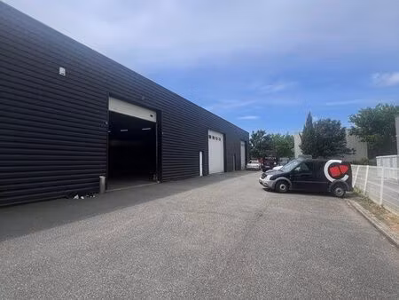 local d’activité 310 m² – accès pl – idéal artisan / pme